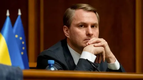 Ексгенпрокурор Кравченко виїхав з України на преміум-таксі: деталі