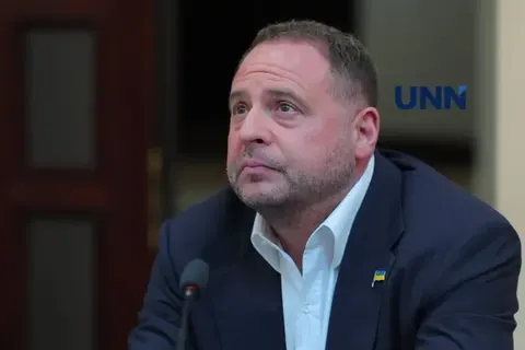 Захист Єрмака спростовує порушення запобіжного заходу під час поїздок на фронт