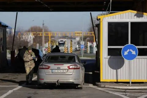 Черги з 195 авто на кордоні з Польщею: де найбільше