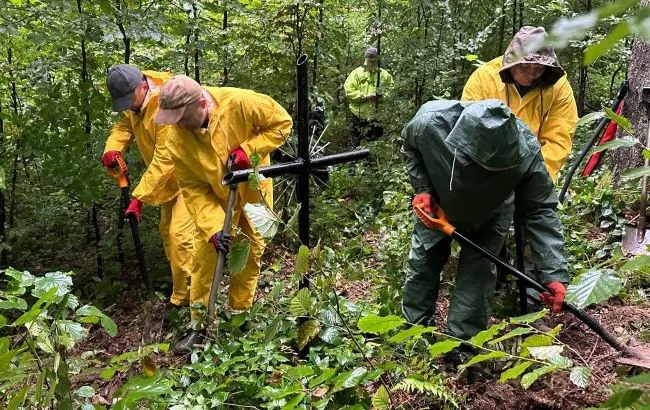 Польща дозволила українцям пошуки поховань на Холмщині