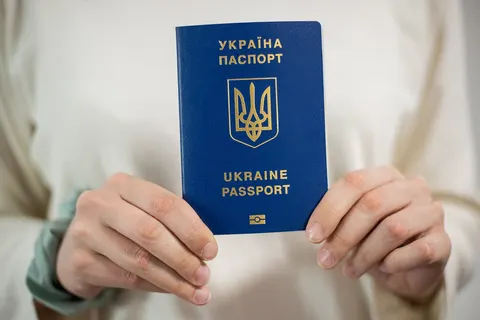 Українцям радять ставити штампи в паспорти при виїзді до ЄС