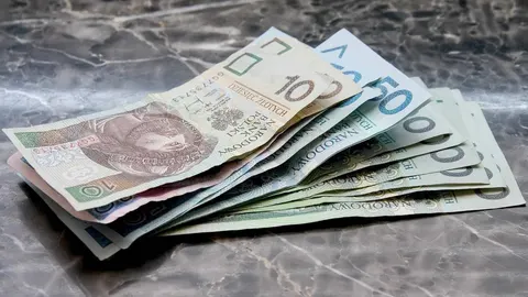 У Польщі пропонують обмежити доплати до пенсій українцям