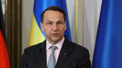 Сікорський порівняв ситуацію в Європі з періодом перед вторгненням РФ в Україну
