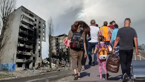Соцмережі частіше пишуть про переселенців, ніж про біженців, але обидві групи зг