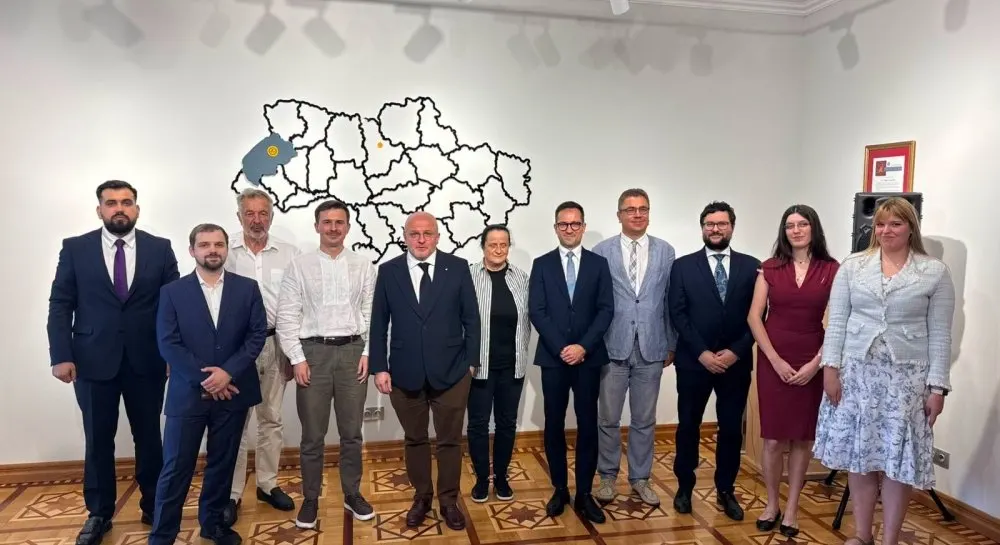 Україна та Польща домовилися про нові ексгумації