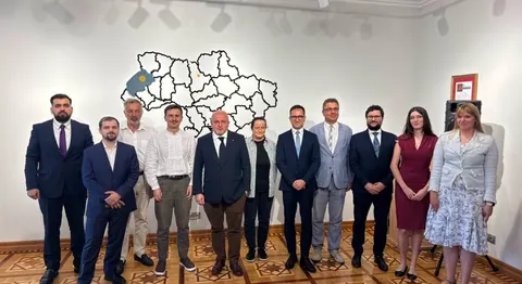 Україна та Польща домовилися про нові ексгумації