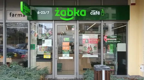 Польща розслідує кібератаку на мережу Zabka: витік даних клієнтів