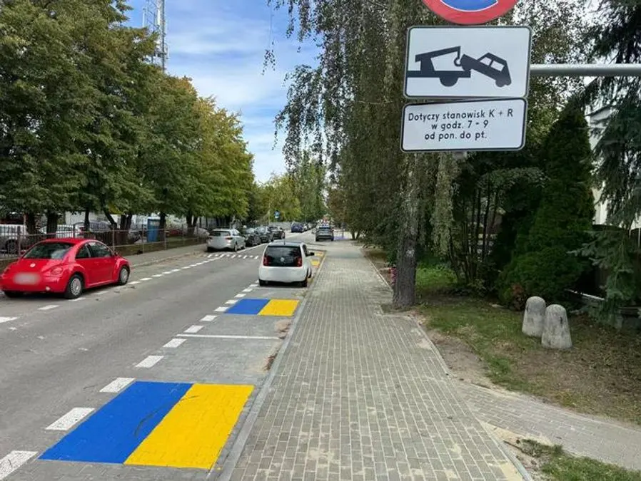 Синьо-жовта розмітка у Польщі викликала скандал: що вирішила влада