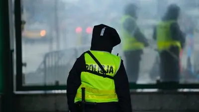 У Польщі затримали чоловіка, який напав на українку з тростиною