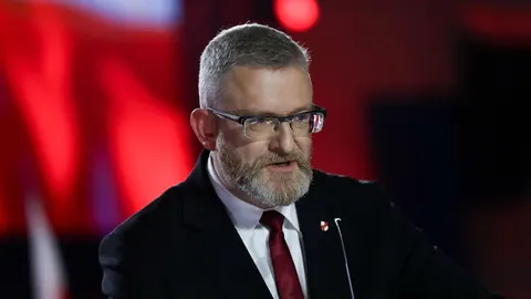 МЗС вимагає від Польщі покарання за наругу над пам'ятником УПА на місці поховання