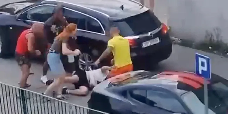 У Польщі троє чоловіків напали на українців через акцент