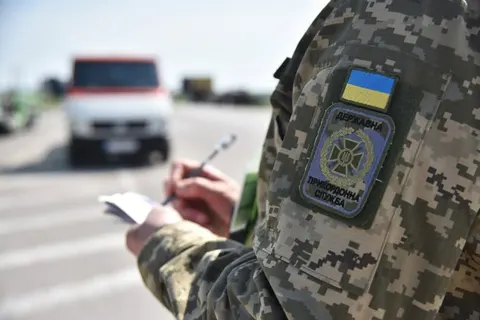 Черги на кордоні з Польщею: де на Львівщині стоять авто й пішоходи