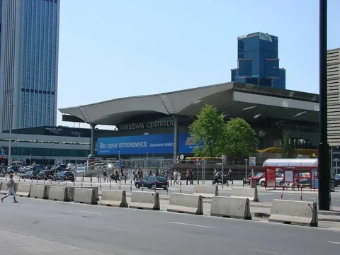 Збій на залізниці у Варшаві спричинив затримки поїздів