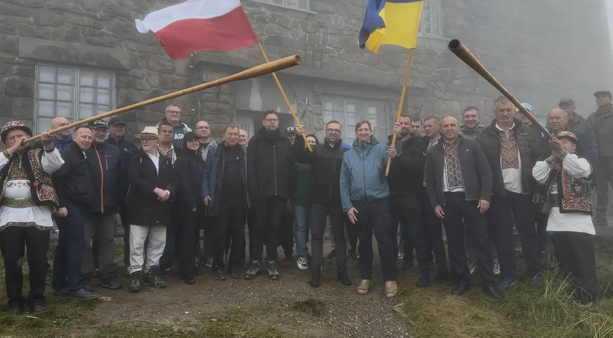 Україна і Польща відкрили науковий центр на горі Піп Іван