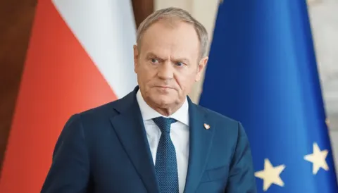 Туск до президента Польщі: закликаю засудити напади на українців, а не мовчати