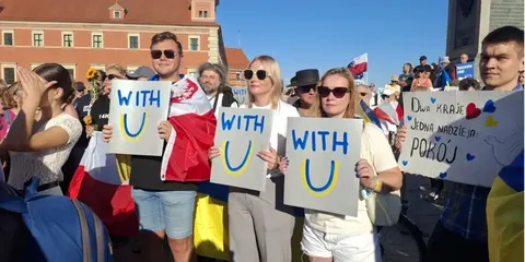 Понад половина українських біженців у Польщі планують повернення — опитування