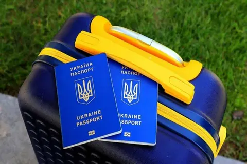Польща запровадить платне бронювання черги для вантажівок на кордоні ЄС