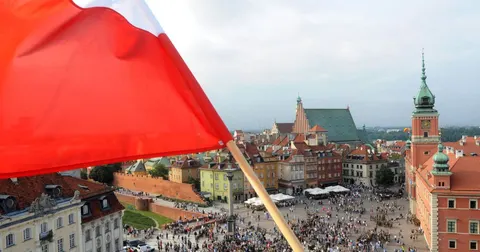Польща до 2028 року не підвищуватиме виплати «800 Плюс» для українців