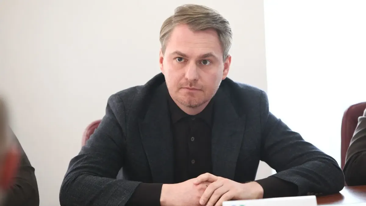 Генпрокурор Кравченко вночі виїхав з України: що відомо