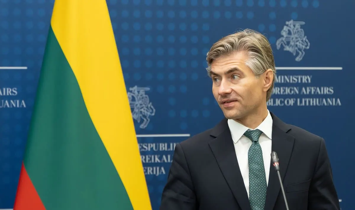 Литва закликає ЄС і НАТО зміцнити східний фланг після інциденту з дроном