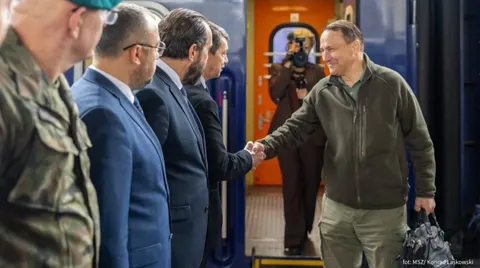 Сікорський приїхав до Києва: у Варшаві назвали мету візиту