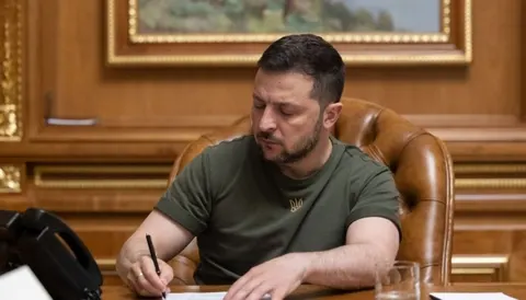 Зеленський пропонує Сибігу на главу МЗС і Хмару на Міноборони