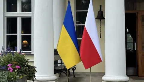 Україна пропонує Польщі допомогу в розслідуванні падіння об'єкта