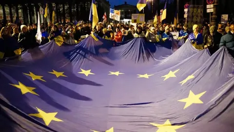 У Польщі попередили Україну про проблеми в ЄС через Бандеру і Шухевича