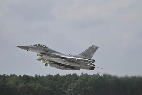 Польща посилює ППО через російські провокації: більше F-16 та гелікоптерів