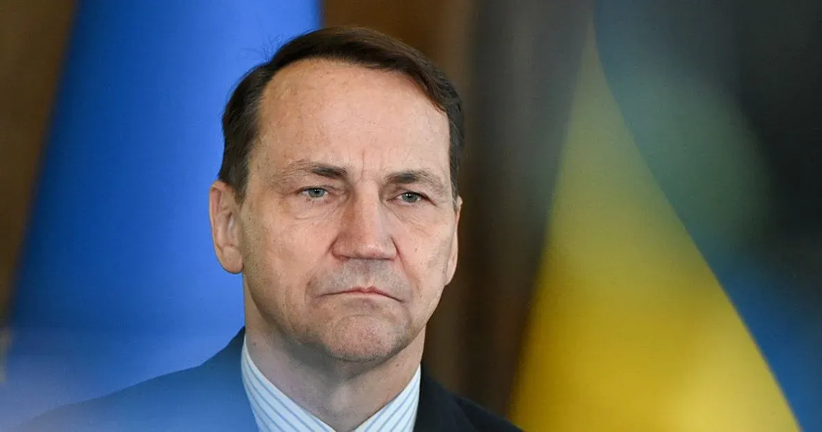 Сікорський закликав прискорити оборонну підготовку після візиту голови ЦРУ до Москви