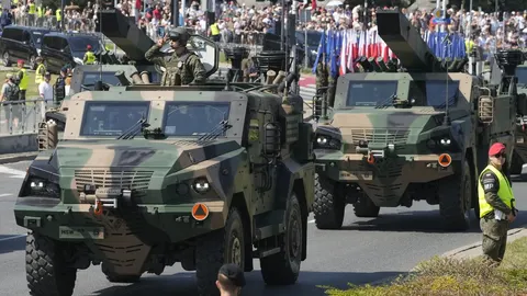 Найбільший в історії парад у Польщі: Україна не запрошена