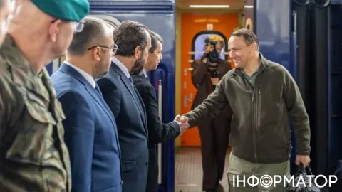 Глава МЗС Польщі Сікорський приїхав до Києва: що це означає для України