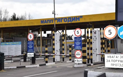 Атака РФ біля «Ягодина»: постраждали АЗС і вантажівки на кордоні з Польщею