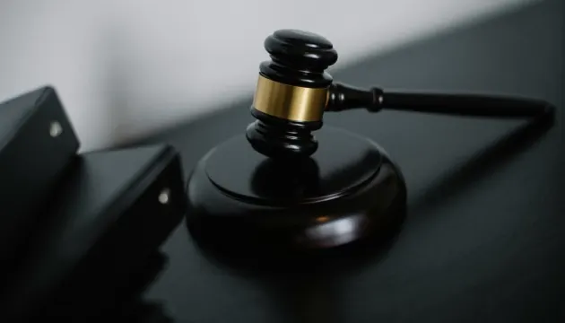 Нідерланди засудили братів за сексуальну експлуатацію українських підлітків-біженців