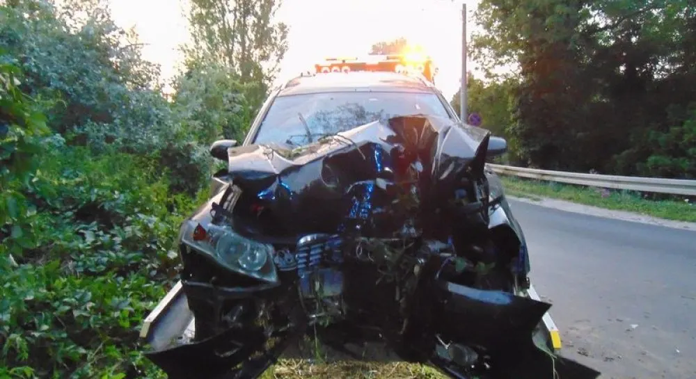 У Польщі семеро п'яних українців розбили автівку: одна пасажирка їхала в багажнику