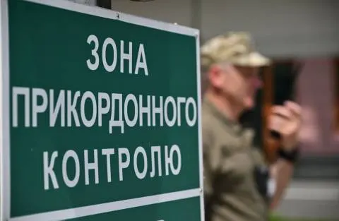 Черги з понад 200 авто на кордоні з Польщею: дані прикордонників