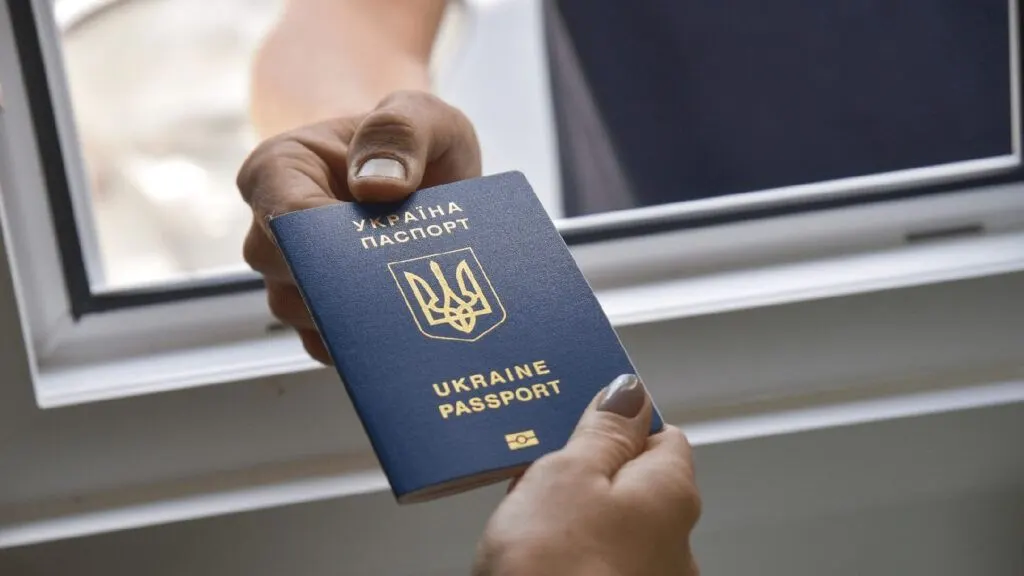 Пенсіонерам за кордоном: коли потрібна ідентифікація
