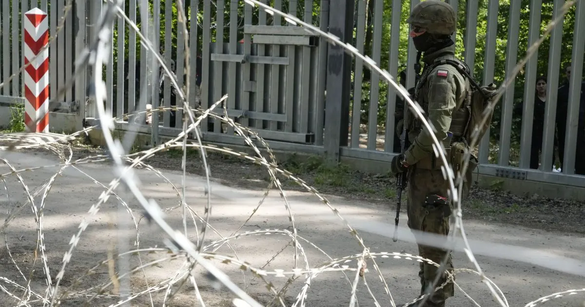 Польща терміново зміцнює кордон з Україною після російських ударів поблизу