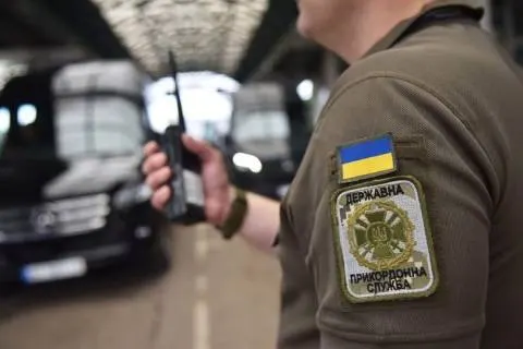 На кордоні з Польщею найбільша черга у «Шегинях»: 60 авто та 100 пішоходів