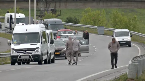 На «Устилузі» на Волині вишикувалася черга: 70 авто та два автобуси
