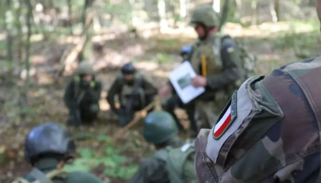 У Польщі триває підготовка українських військових за участю французьких інструкторів