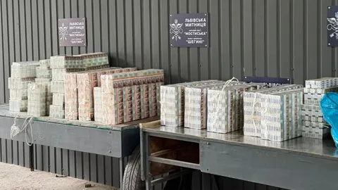 Польща: українцю загрожує штраф за спробу ввезти 6,5 тис. пачок сигарет