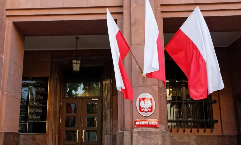 Польща відповіла Захаровій: замість звинувачень — погляньте на Москву