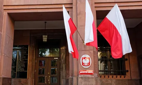Польща відповіла Захаровій: замість звинувачень — погляньте на Москву