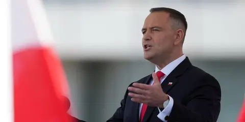 Навроцький: Польща підтримує Україну, але без «бандерівських прапорів»