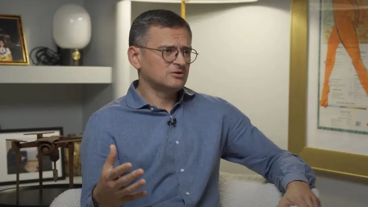 Кулеба: не варто тиснути на українців за кордоном заради повернення