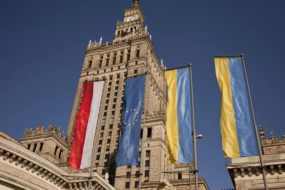 Польща попередила Україну про ризики для інтеграції через Бандеру