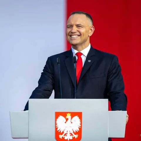 Польща допомагатиме Україні, але «без бандерівських прапорів» — Навроцький