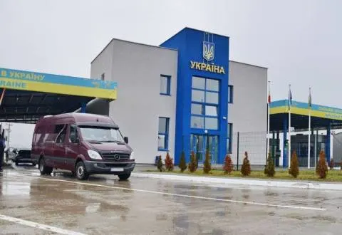 На кордоні з Польщею затори: понад 135 авто чекають виїзду