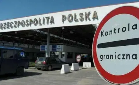 Польща планує платне бронювання черги для вантажівок: 20 злотих за місце
